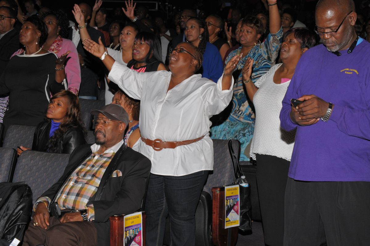 Praise Moments At Spirit Of Praise