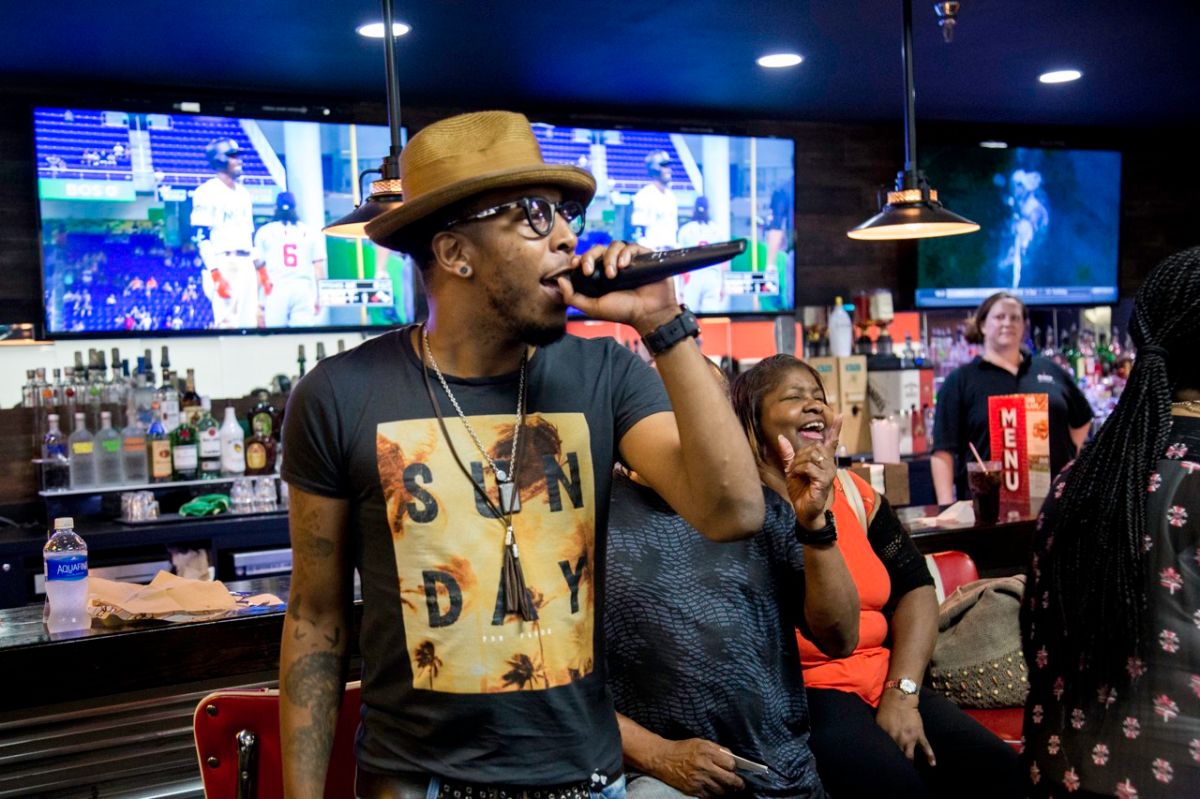 Deitrick Haddon Praise Bowling Party