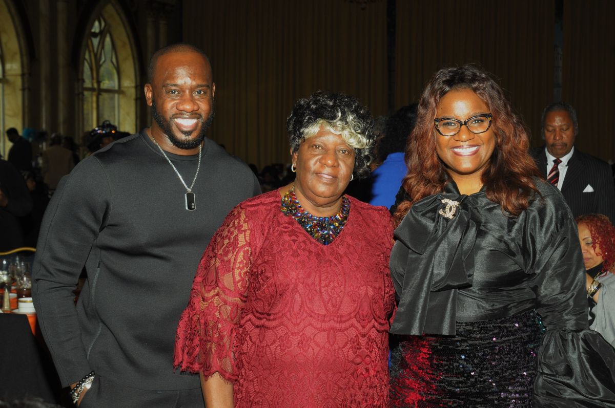 Praise Moments At The 6th Annual First Ladies Tea