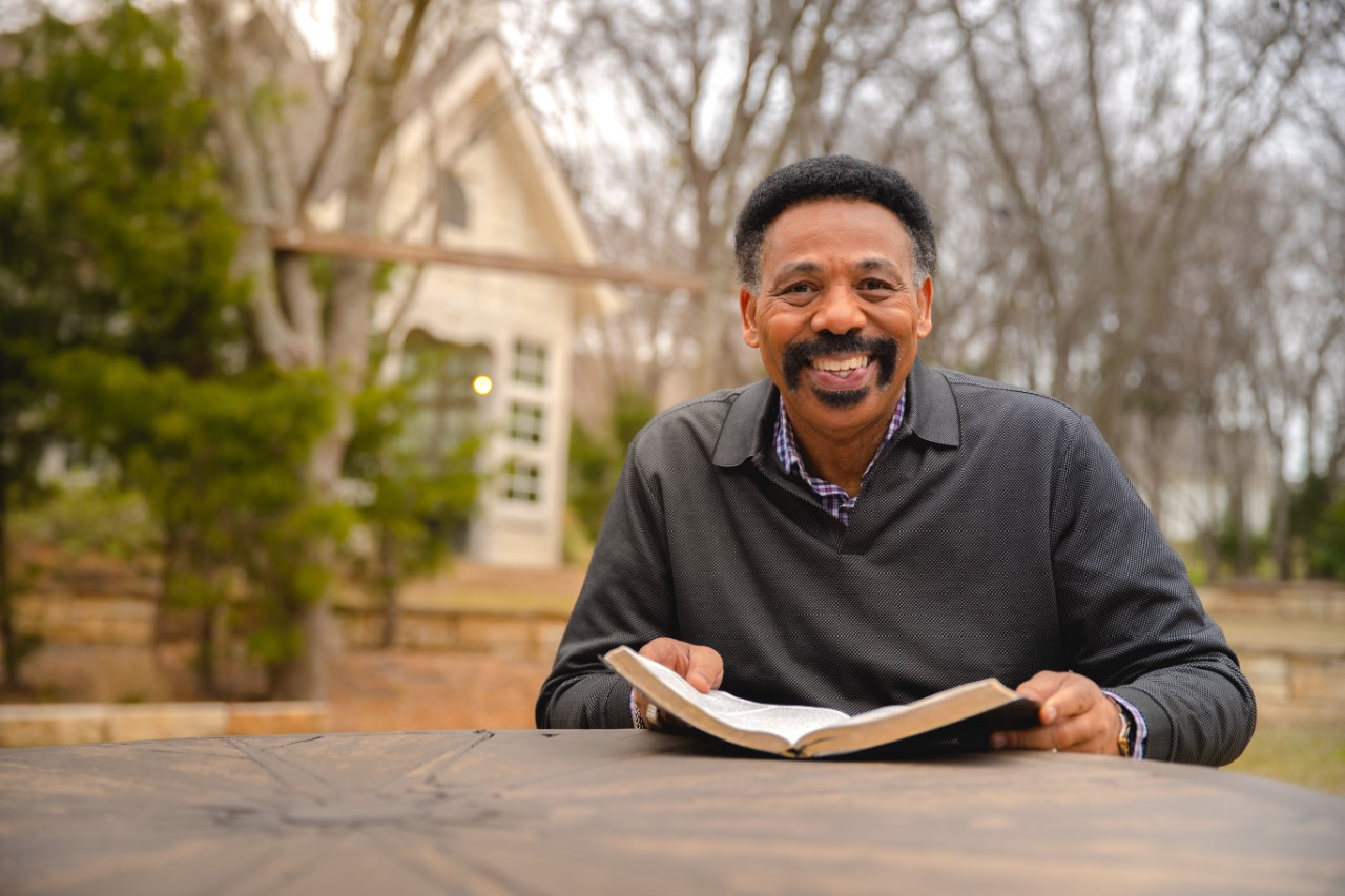 Dr. Tony Evans