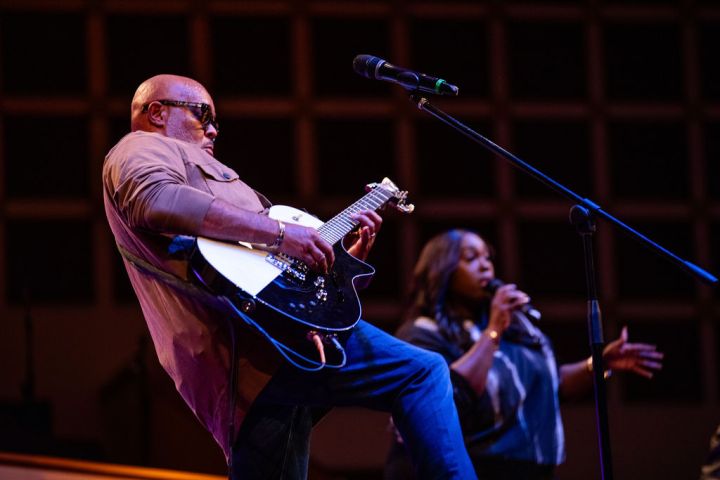 Israel Houghton & New Breed At The Wells Fargo 16th Annual Spirit of Praise Crowd