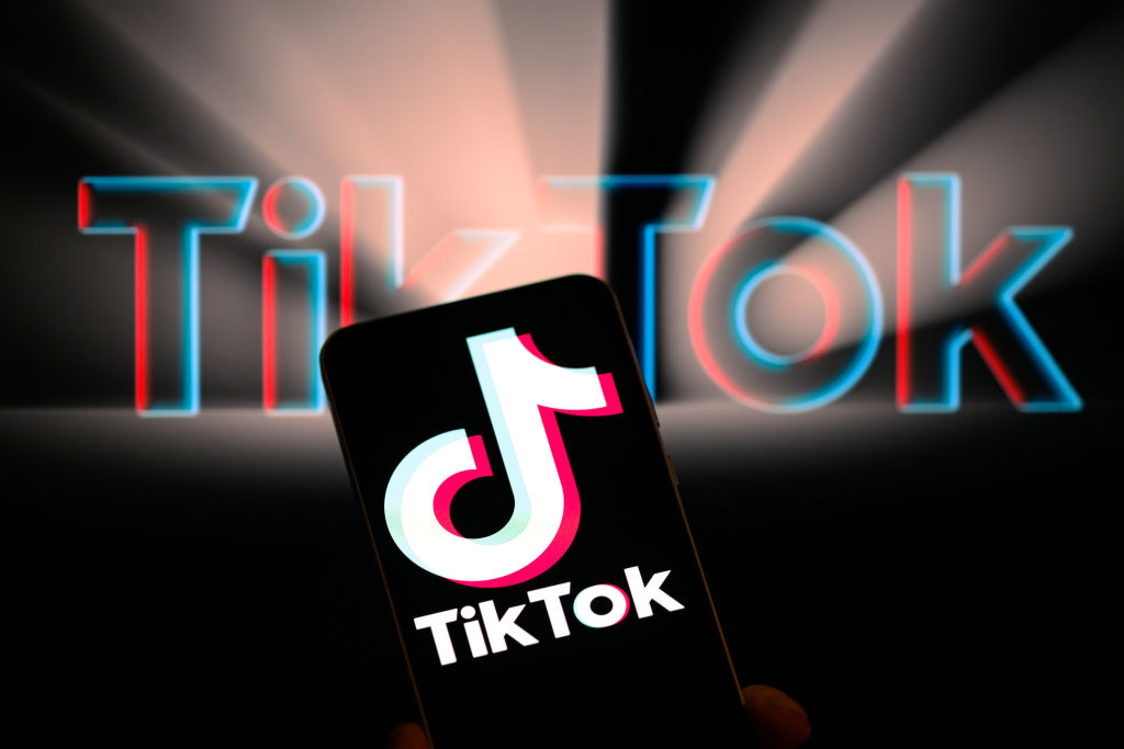 TikTok Restoring US Service - Photo Illustration